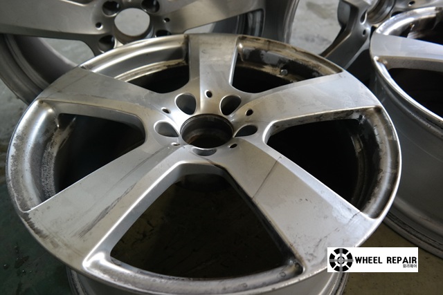 /user/w/wheel1723/editor/2402/8766a05aa36650a2349f9185f1892c11_1707801019_7525.jpg 이미지크게보기