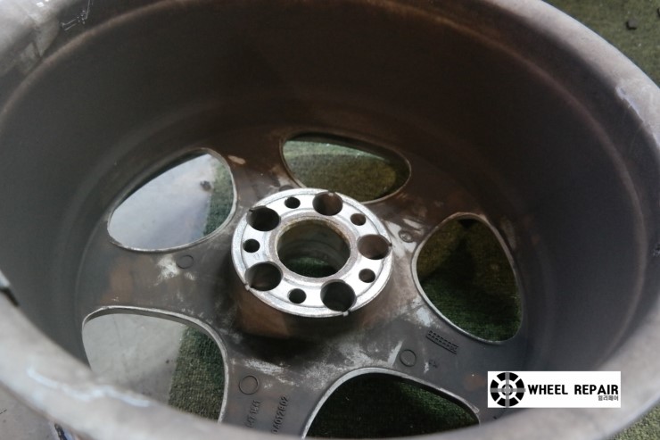 /user/w/wheel1723/editor/2402/8766a05aa36650a2349f9185f1892c11_1707803017_1835.jpeg 이미지크게보기