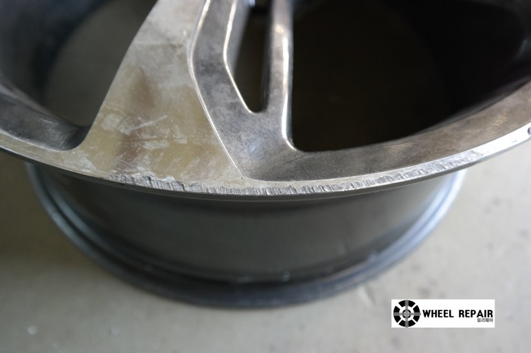/user/w/wheel1723/editor/2402/95fd1d08a30234107affc583f3bb5b62_1706933757_6379.jpeg 이미지크게보기