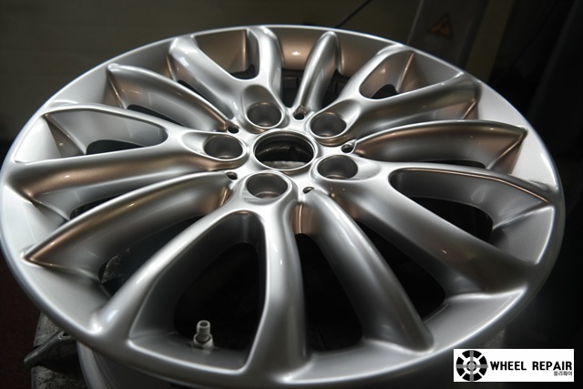 /user/w/wheel1723/editor/2402/95fd1d08a30234107affc583f3bb5b62_1706936319_6045.jpg 이미지크게보기