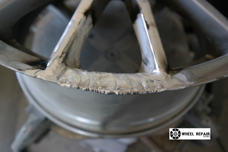 /user/w/wheel1723/editor/2402/95fd1d08a30234107affc583f3bb5b62_1706939929_1578.jpeg 이미지크게보기